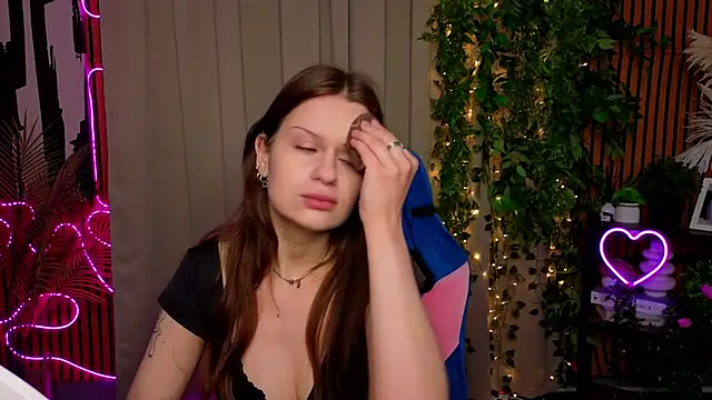 StephanieWashington online show from April 23, 10:23 am