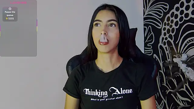 Mia Gloww  online show from April 24, 8:22 pm