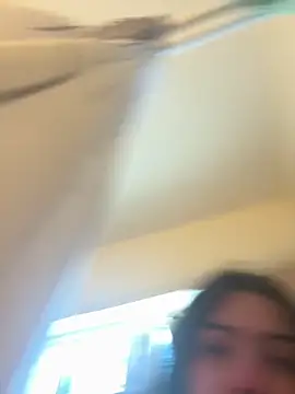 Islandmamita online show from April 20, 3:26 pm