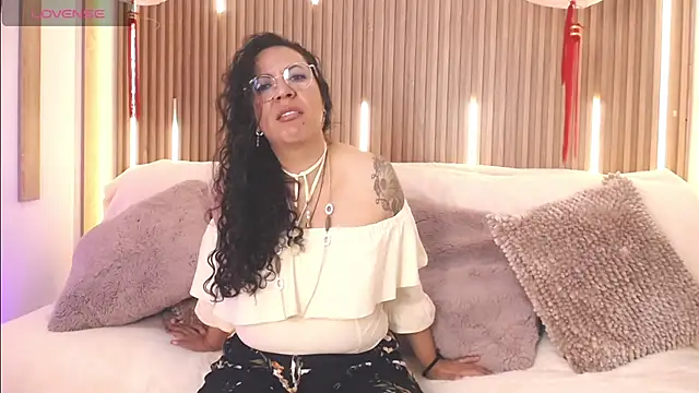 Velvet Curly online show from June 11, 12:35 pm