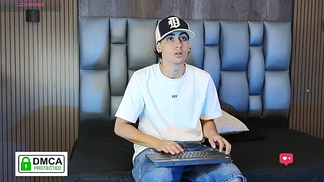 mohamed malik online show from April 19, 1:55 pm