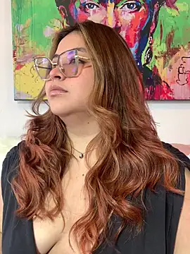 ZoeBennett Pink online show from April 23, 5:04 pm
