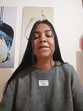 Silvana2927 online show from July 21, 10:27 am