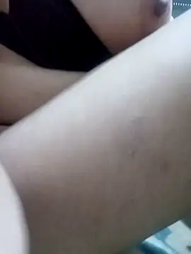 Sarah Dalouaa online show from June 23, 2:37 pm