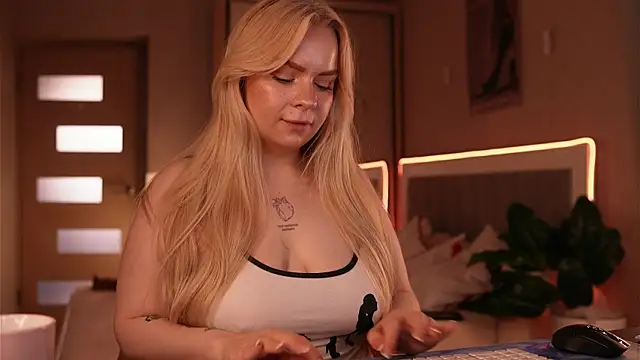 LisaLove3 online show from July 22, 7:53 am