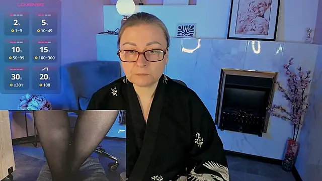 Alexandra Kind online show from April 18, 8:53 pm