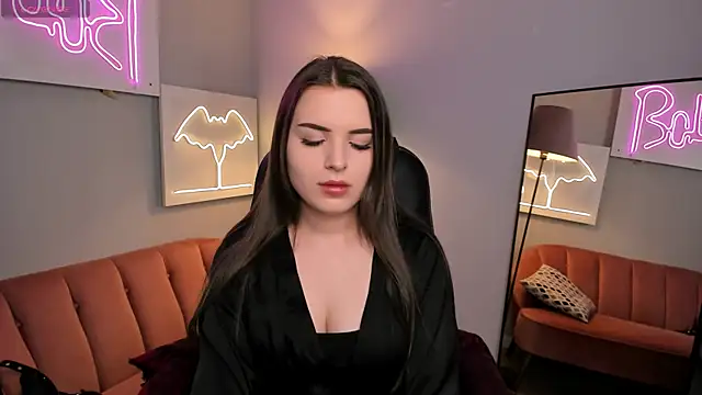 AliceLiador  online show from May 11, 2:45 pm