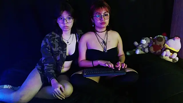 Red-Cherry2 online show from April 23, 7:27 am