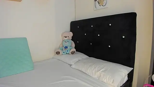 eileen clark online show from April 25, 1:41 pm