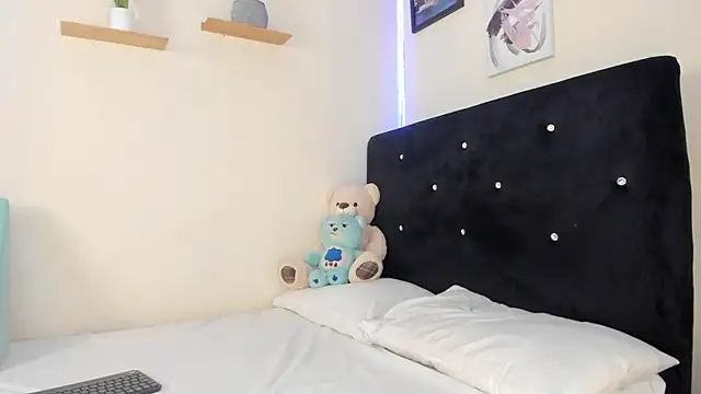 eileen clark online show from April 24, 2:09 pm