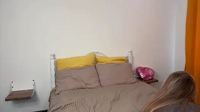 Catrinee online show from June 18, 5:29 pm