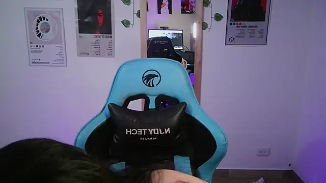 JadeMonet online show from April 17, 4:47 am