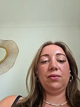 arielsweetieee online show from July 22, 5:03 pm