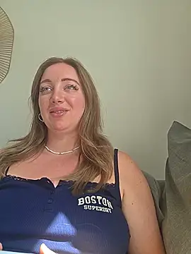 arielsweetieee online show from July 23, 9:39 am