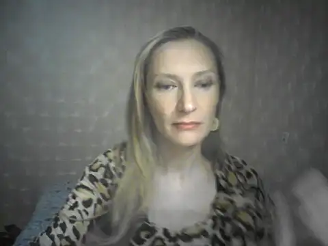 LunaBelle8 online show from April 19, 6:10 pm