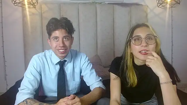 mrandmrsvixencs online show from April 17, 2:52 pm