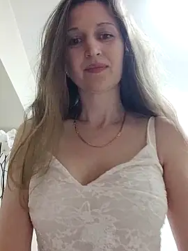 irresistibelle online show from May 3, 6:00 pm