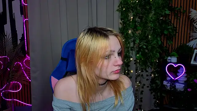 EmilyRods online show from April 22, 12:02 pm