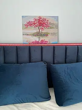 Mira Luna online show from April 24, 5:32 am