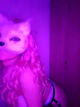 lilianroses online show from April 22, 6:49 pm