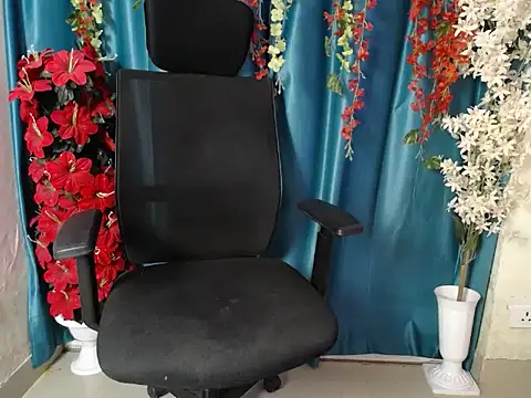 Naughtyy Ranii01 online show from July 29, 8:53 pm
