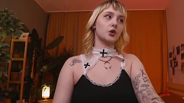 Emma Thomps online show from May 11, 2:45 pm