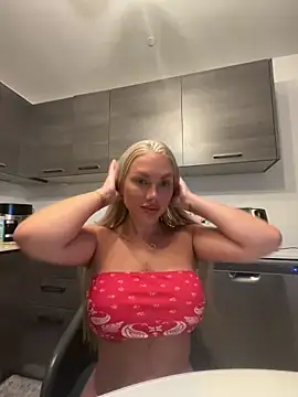 Karen Luxe online show from June 16, 1:39 am
