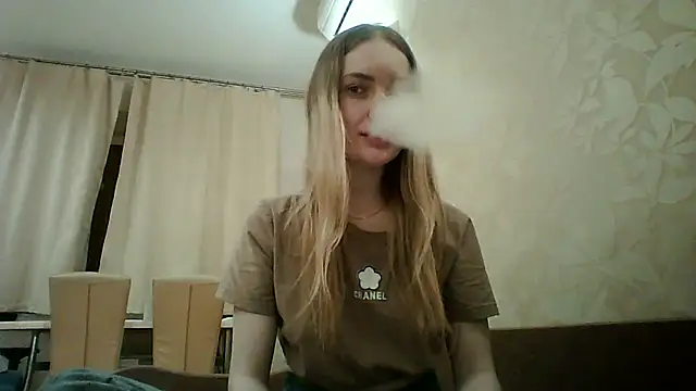 Lisanta online show from April 22, 6:38 pm