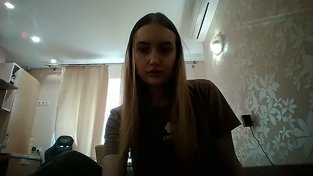 Lisanta online show from April 24, 8:06 am