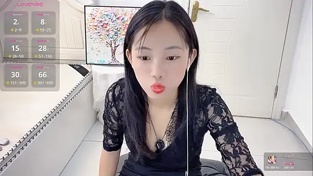 qiuwww003 online show from April 28, 7:01 am