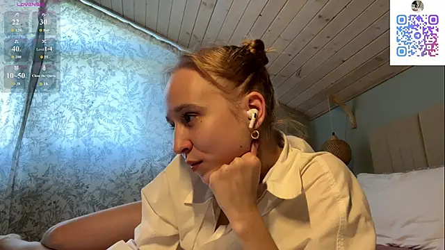 oliviakiiss online show from April 27, 2:14 pm