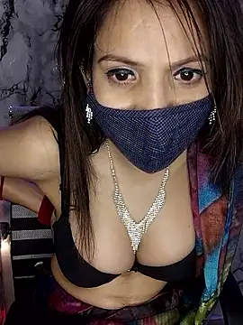 lovelyrosewifey online show from May 17, 12:15 pm