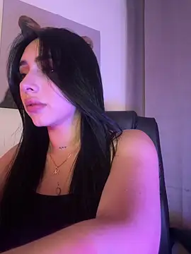 IsabellaNoir  online show from May 19, 11:01 pm