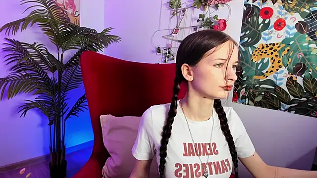 AliciaCore online show from May 12, 5:05 am