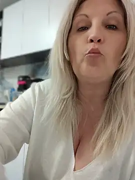 Divineblond online show from April 27, 9:23 pm