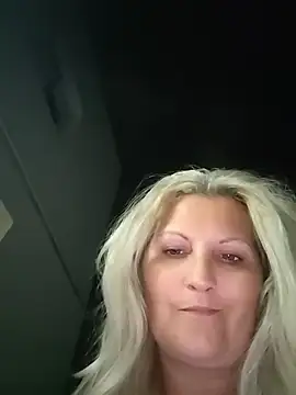 Divineblond online show from July 28, 8:52 pm