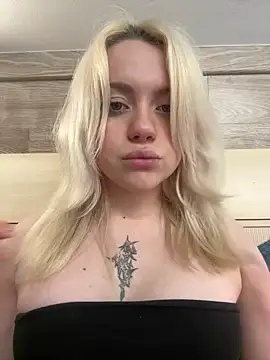 CassieCuteees online show from April 29, 6:35 pm