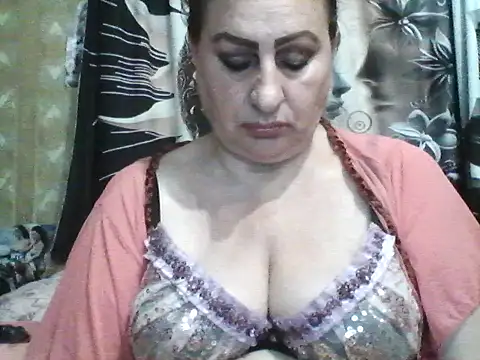 LoaqLovew online show from June 28, 1:07 pm