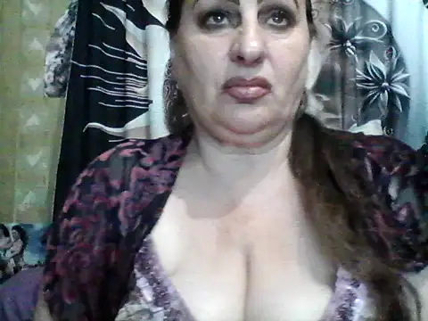 LoaqLovew online show from June 18, 9:14 am