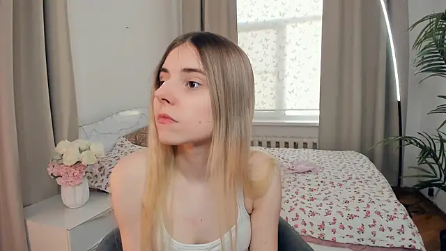 RosannHazle online show from April 25, 12:41 pm