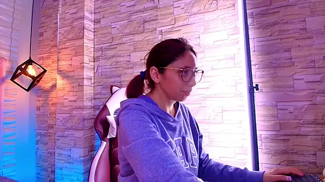 stephaniesun  online show from July 28, 7:39 pm
