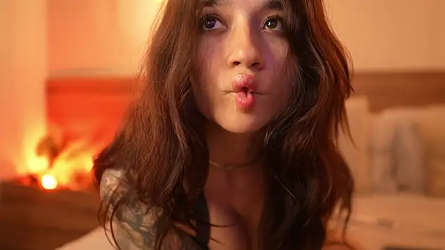 Charlotte Rossee online show from July 28, 6:20 pm