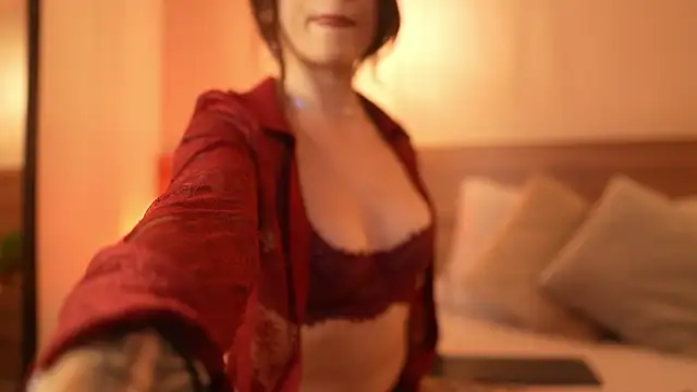 Charlotte Rossee online show from July 29, 1:33 pm