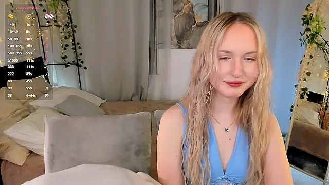 lisaluve online show from July 29, 9:59 pm