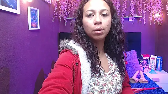 monik299 online show from April 28, 1:15 pm