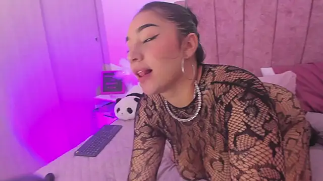 sakuraarih1 online show from April 30, 8:57 pm