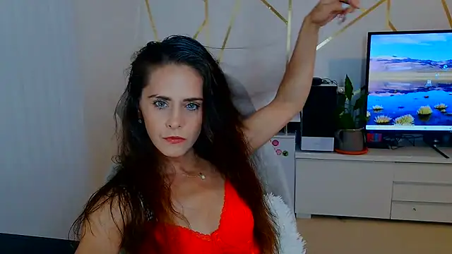 khalessi13 online show from June 29, 9:25 pm