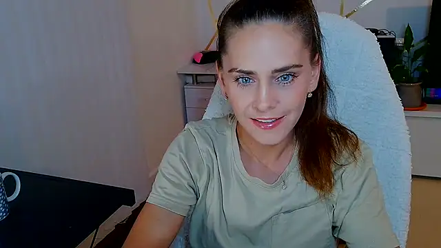 khalessi13 online show from June 27, 10:27 pm