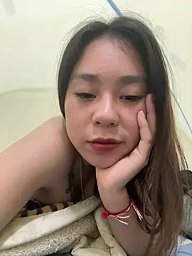 Alluring woman online show from May 9, 2:13 am