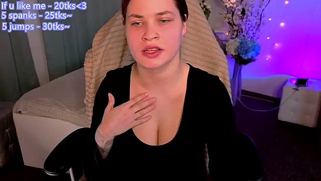 Evelyn Adams online show from April 29, 1:03 pm